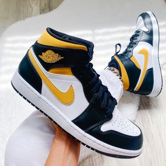 Nike air jordan 1 mid sneakers - Picture 2 of 2